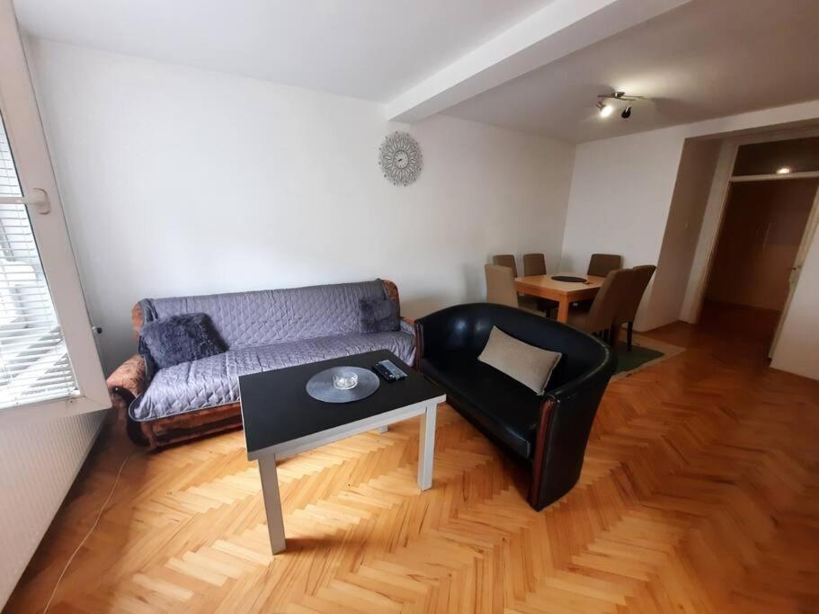 Ferienwohnung Apartman Lan - Free Parking Vranje Exterior foto